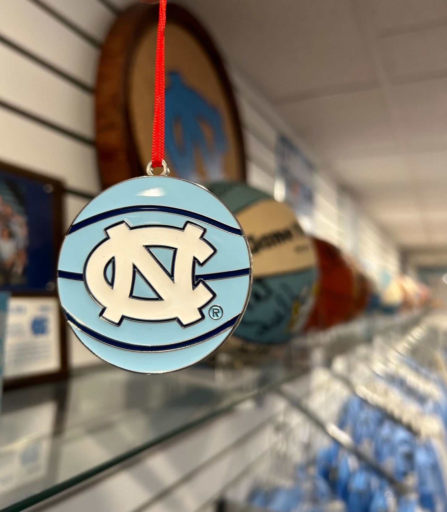 UNC Basketball Metal Christmas Ornament