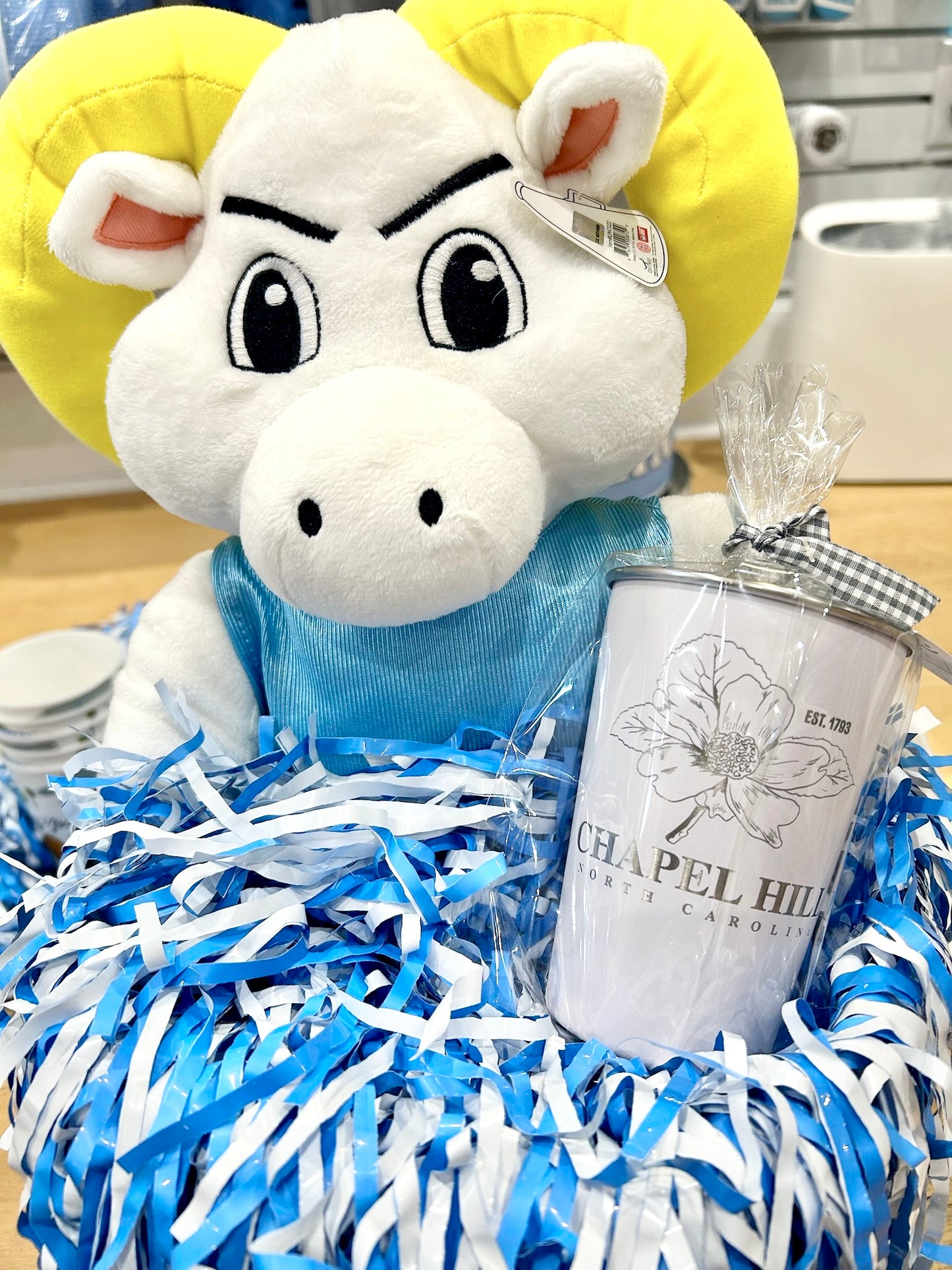 Chapel Hill Engraved White Pint Cup