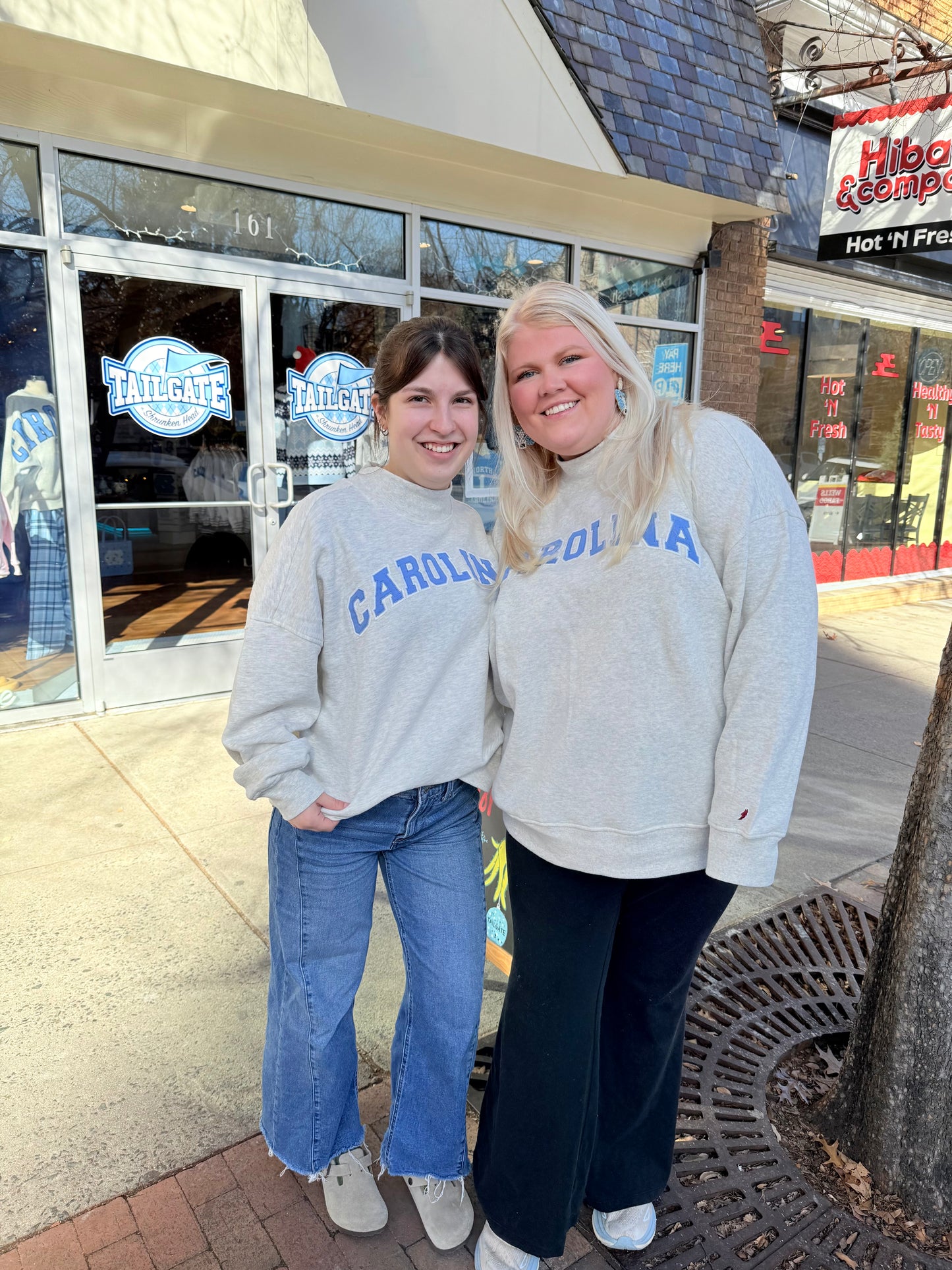 Carolina Tar Heels Embroidereed Mock Neck Sweatshirt