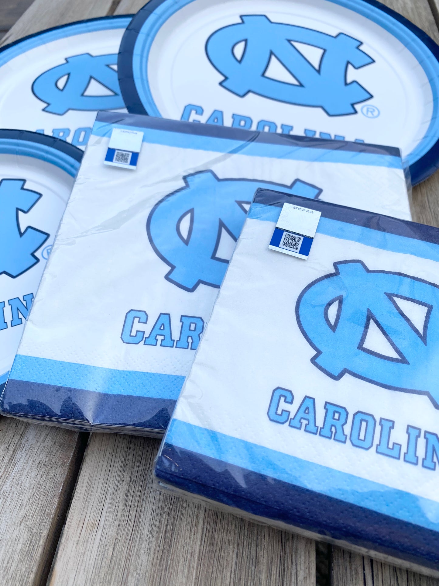 North Carolina Tar Heels 9 Inch Paper Plates (10 Count)