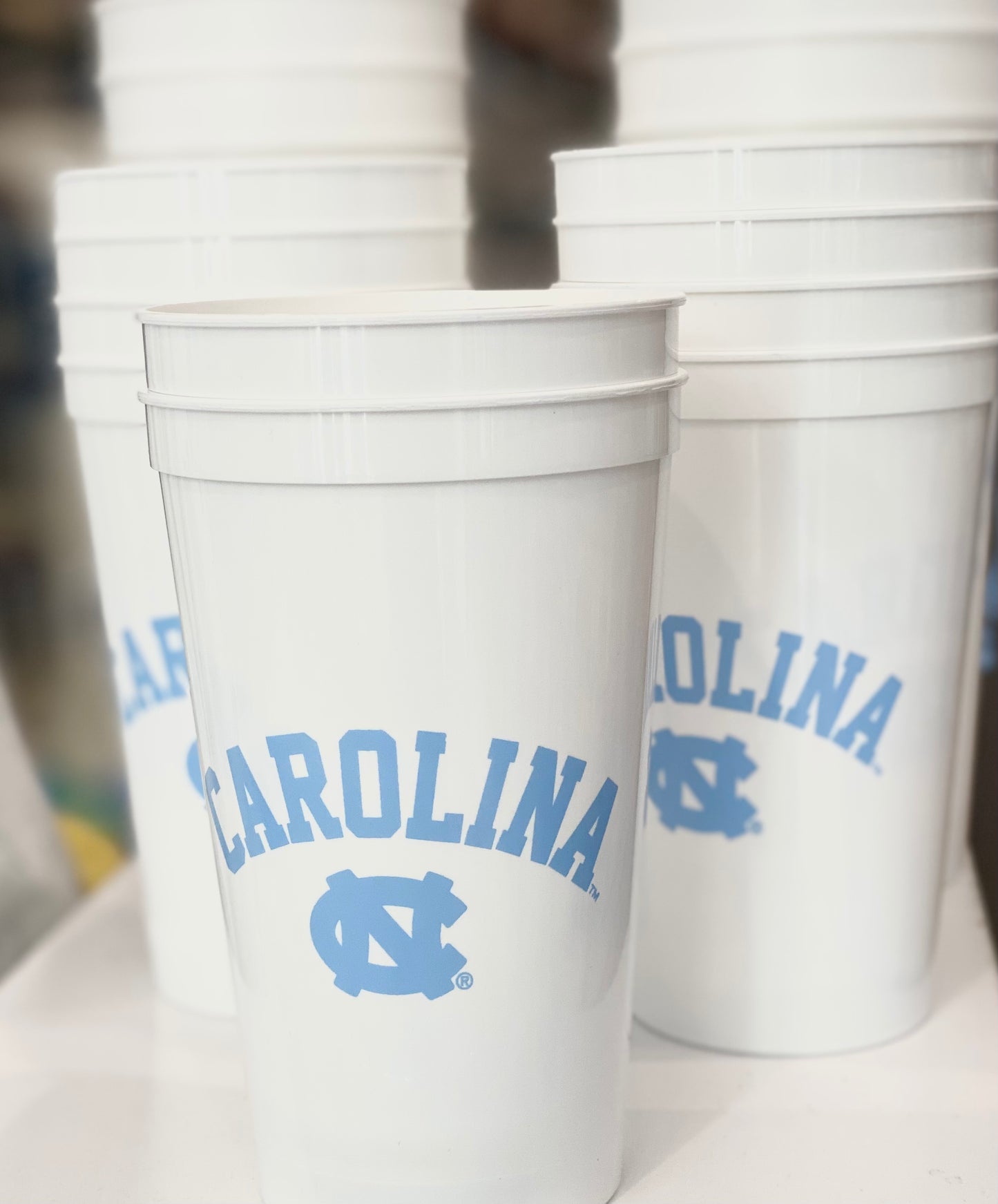 Carolina Tar Heels Stadium Cup in White and Light Blue 22 oz