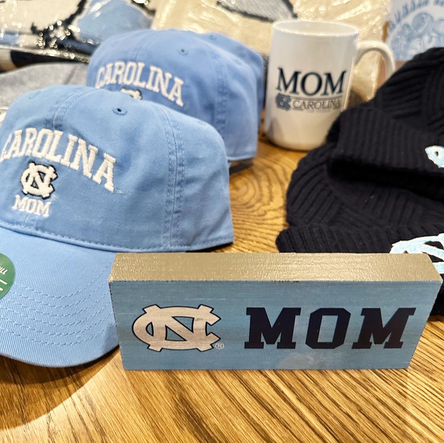 UNC Mom Desk Top Wooden Block