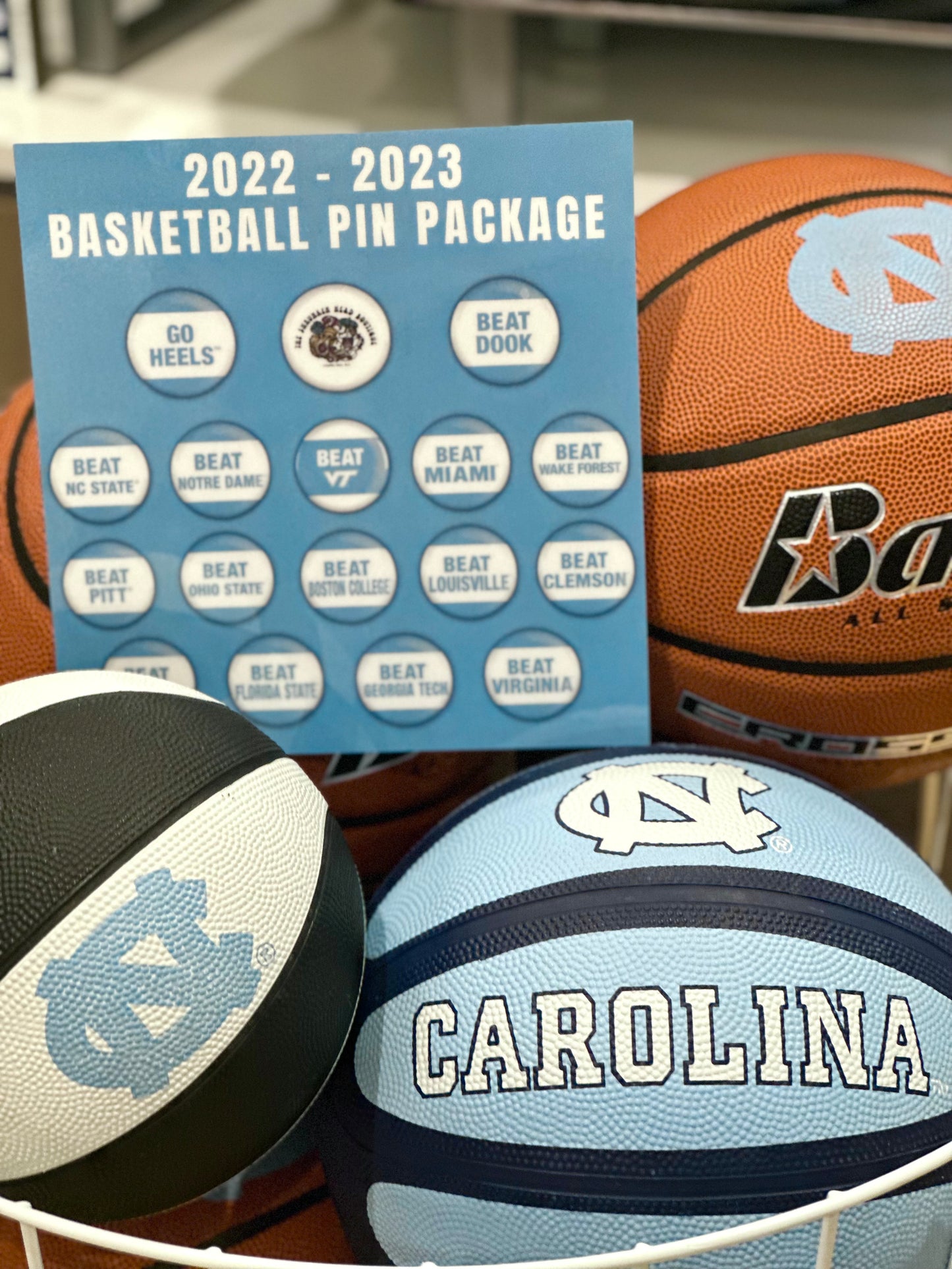 2022-2023 UNC BASKETBALL PIN PACKAGE