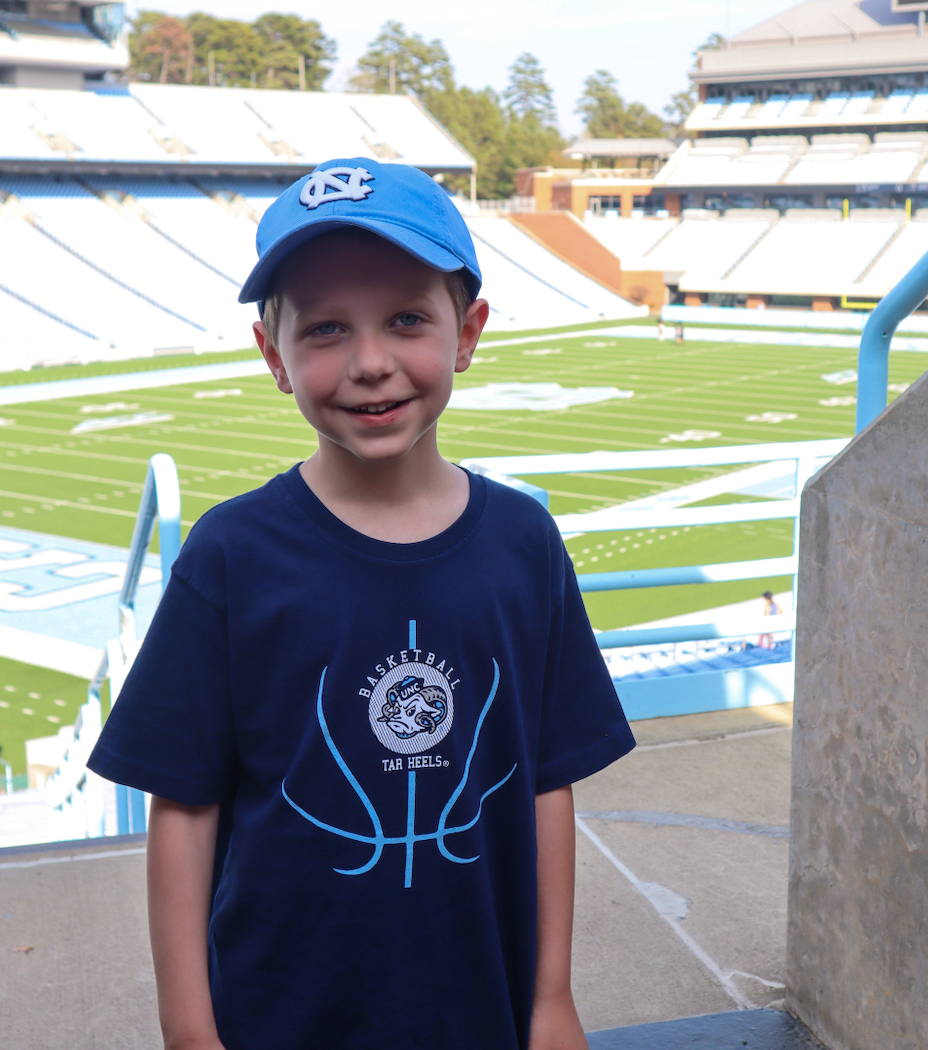 North Carolina Tar Heels Kid's T-Shirt with UNC Basketball Logo in Navy Blue