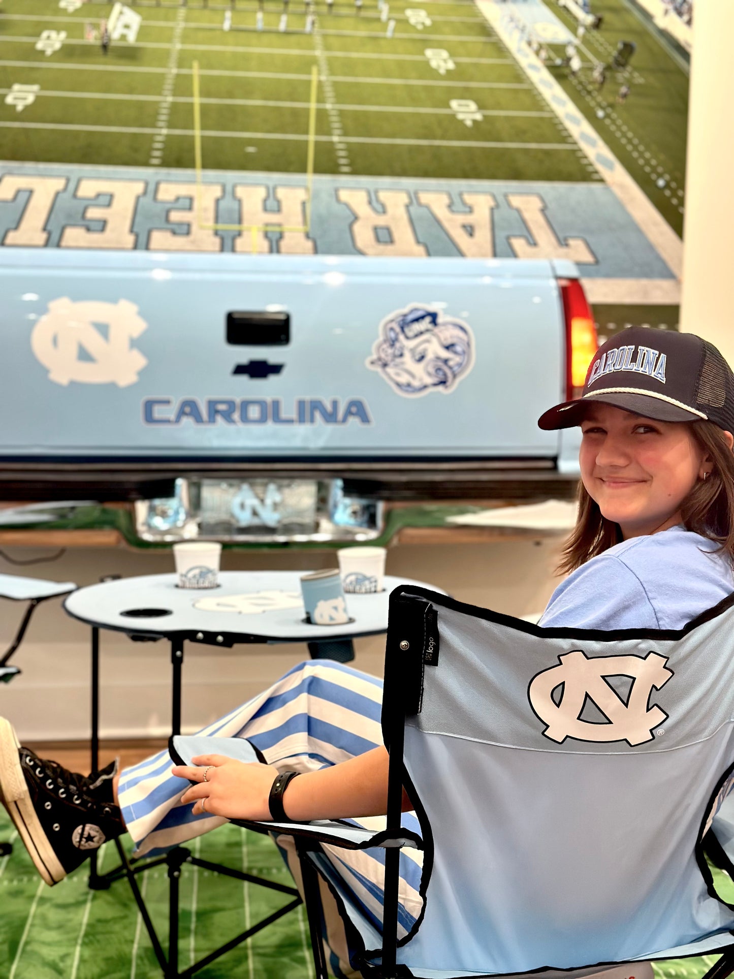 North Carolina Tar Heels Tailgating Folding Round Table