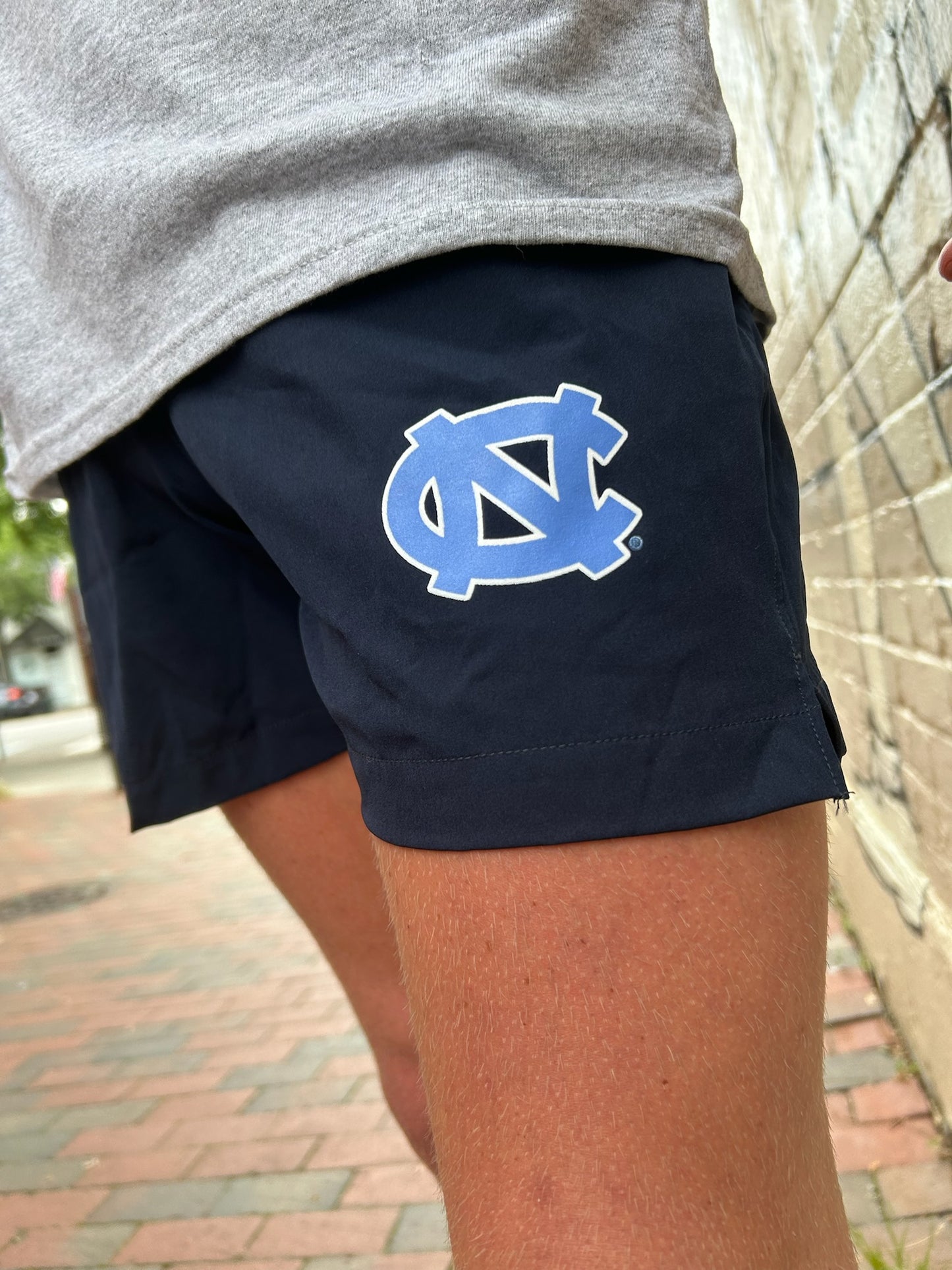 North Carolina Men's 5" Inseam Athletic Shorts in Navy