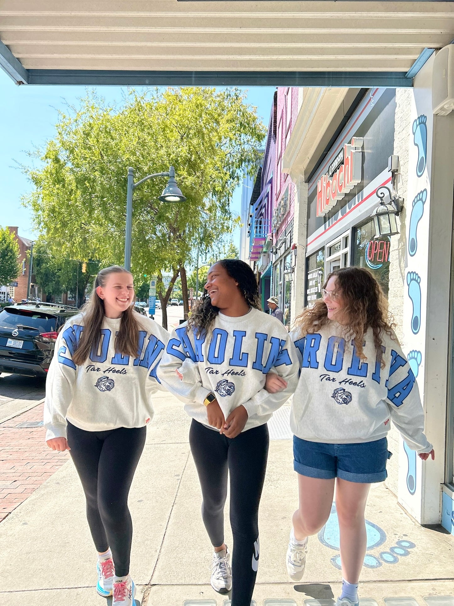 North Carolina Tar Heels Women's Crewneck Sweatshirt FLANNIGAN