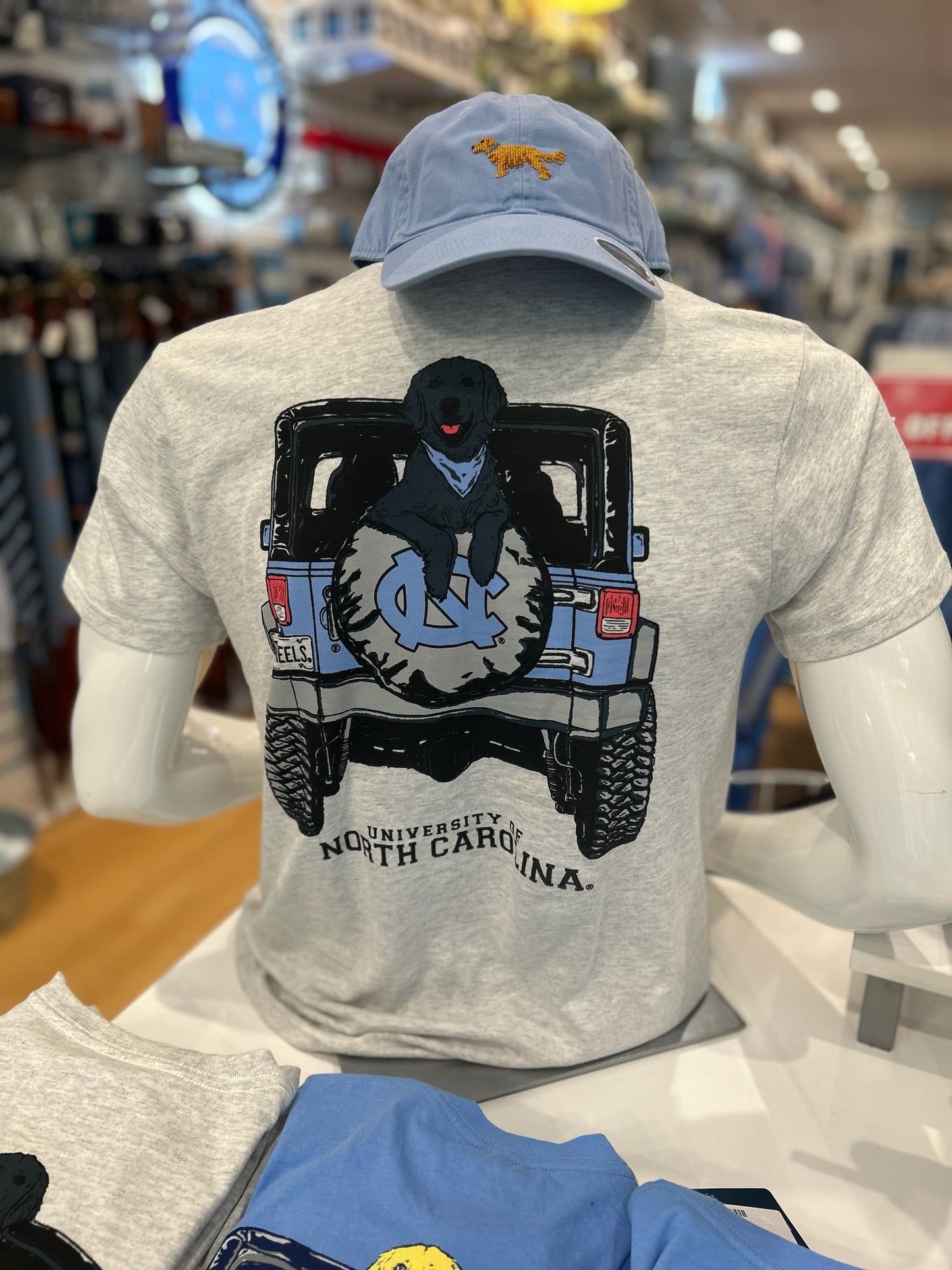 Carolina Tar Heels T-Shirt with Black Dog in Jeep