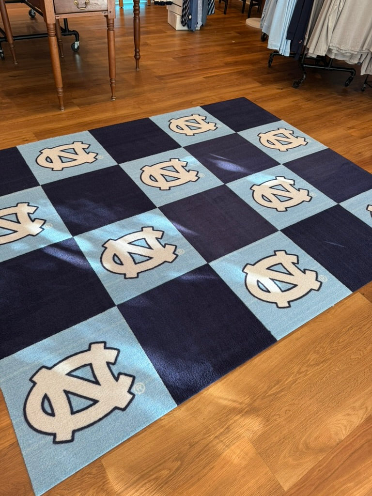 North Carolina Tar Heels Team 20 pcs Carpet Tiles with NC Logo by Fanmats