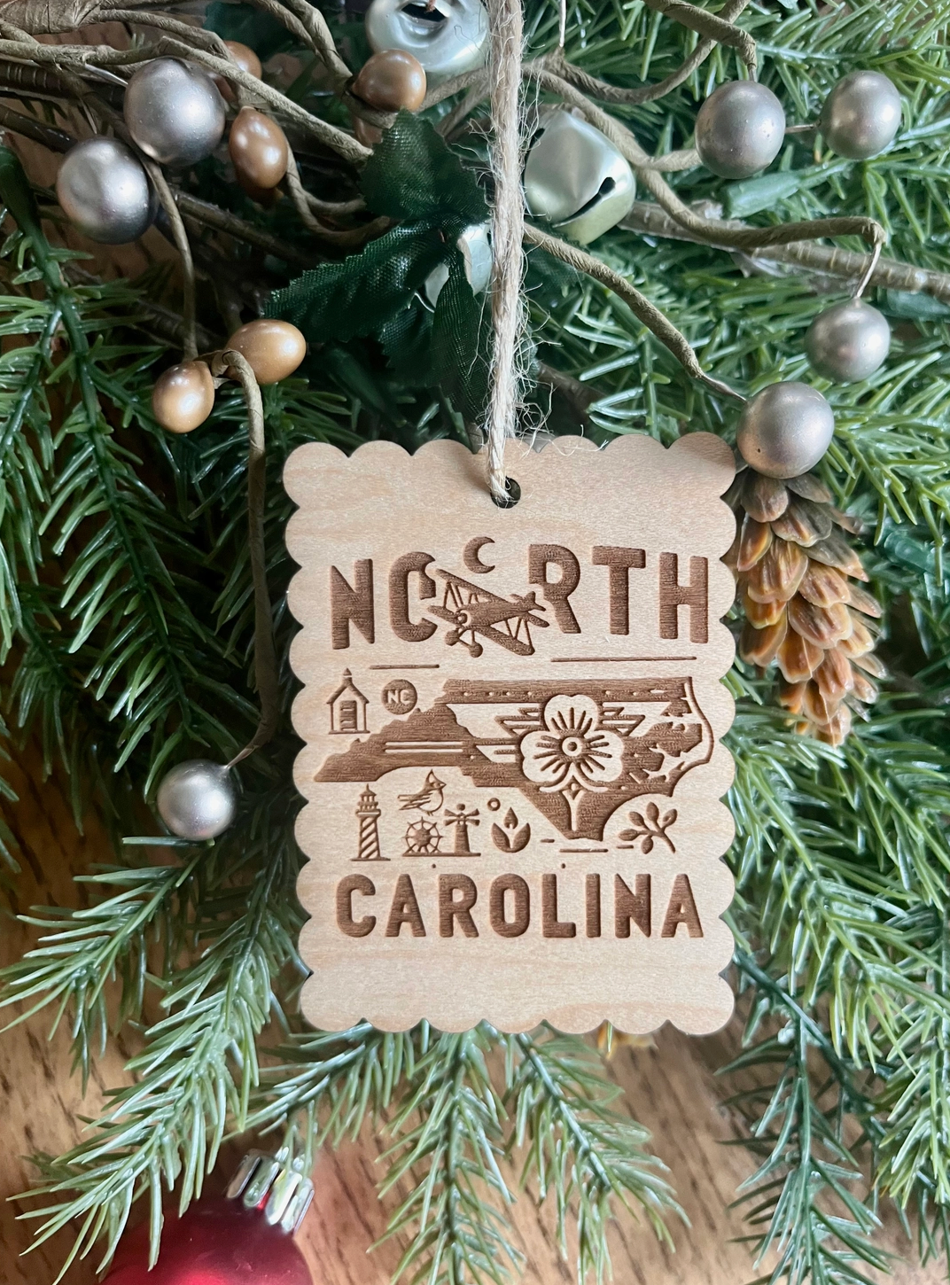 North Carolina Wooden Scalloped Christmas Ornament